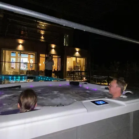 Luxurious With Heated Pool Villa Le Pachis