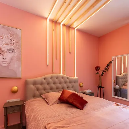 Luxurious With Heated Pool