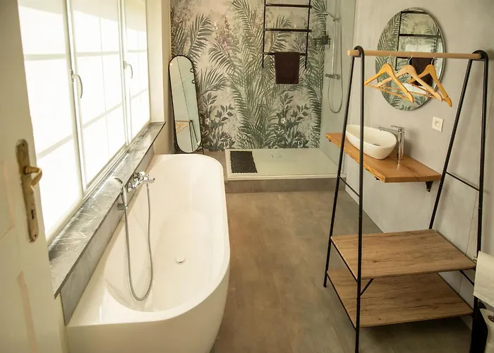 Luxurious With Heated Pool Le Pachis