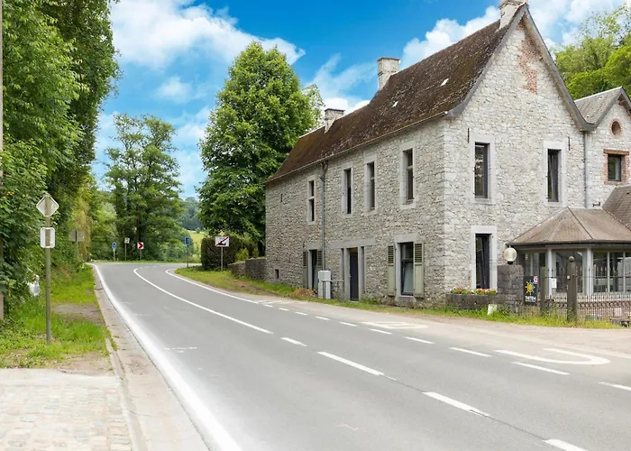 Villa Luxurious With Heated Pool